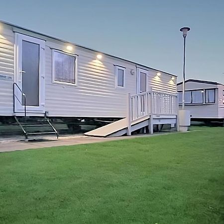 Staycation Coastfields Holiday Park Jg84 Инголдмелс Экстерьер фото